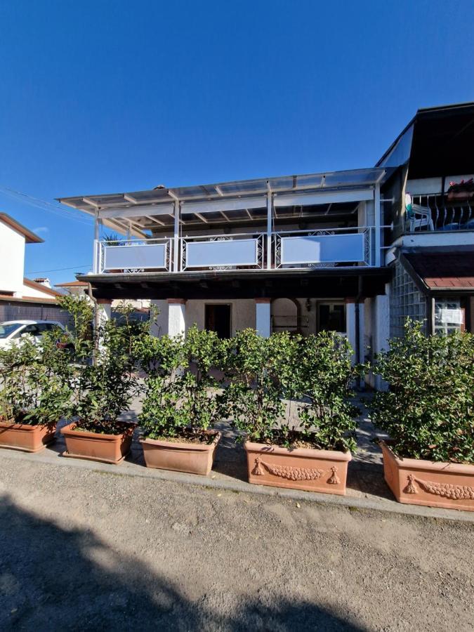 Tra Forte Dei Marmi E Marina Di Massa - Il Melograno Exterior photo